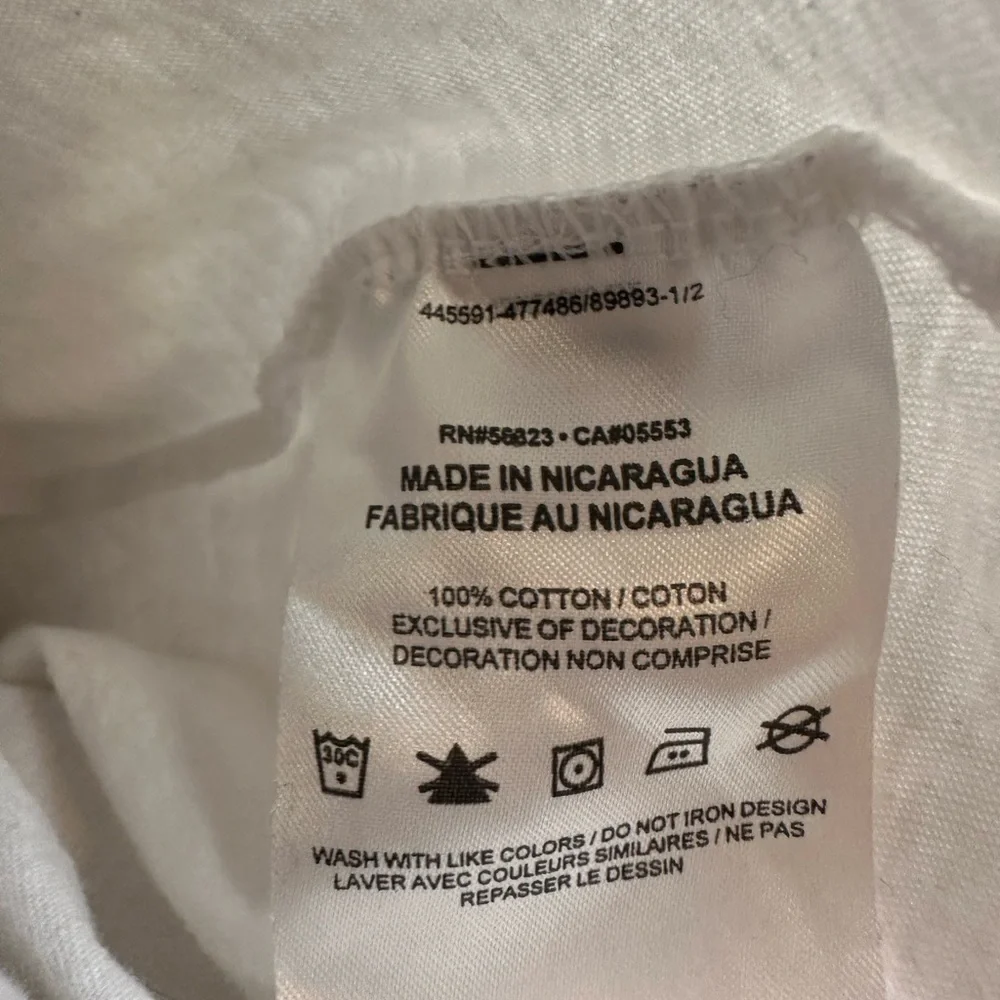 🏀 Nike Women’s LARGE White Milwaukee Bucks Championship Tee